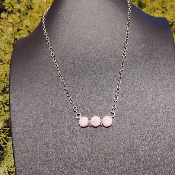 Southwest Pink Conch Shell Sterling Silver Triple Stone Bar Necklace Adjustable - Picture 3 of 9